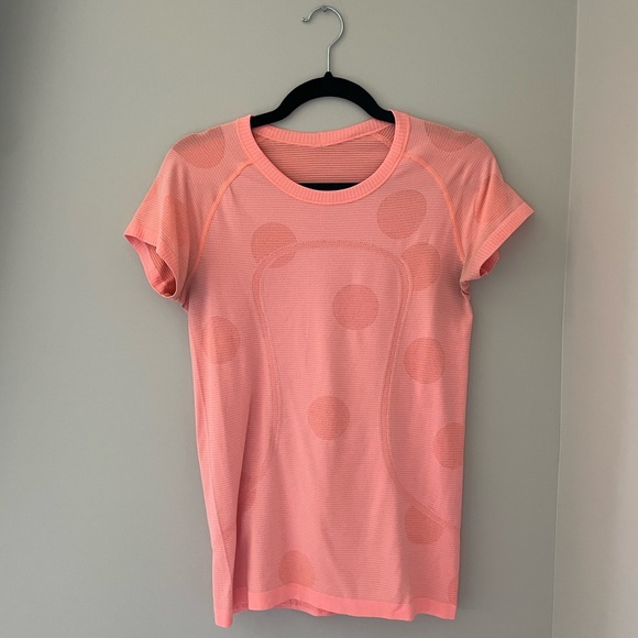 Lululemon Swiftly Tech Tee - Picture 1 of 2